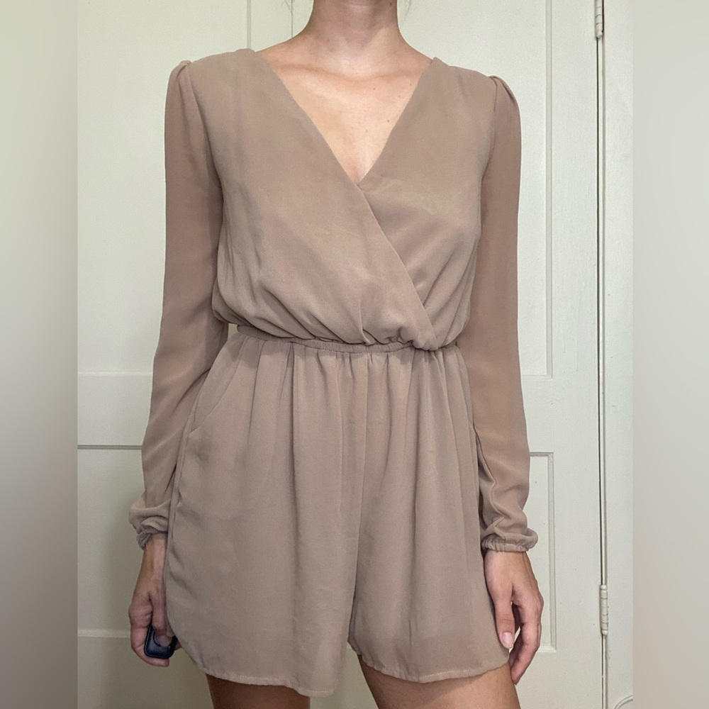 Double Zero Taupe Long Sleeve Romper. Size small